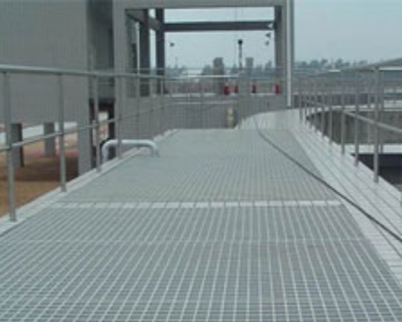 Grating walkway with handrails
